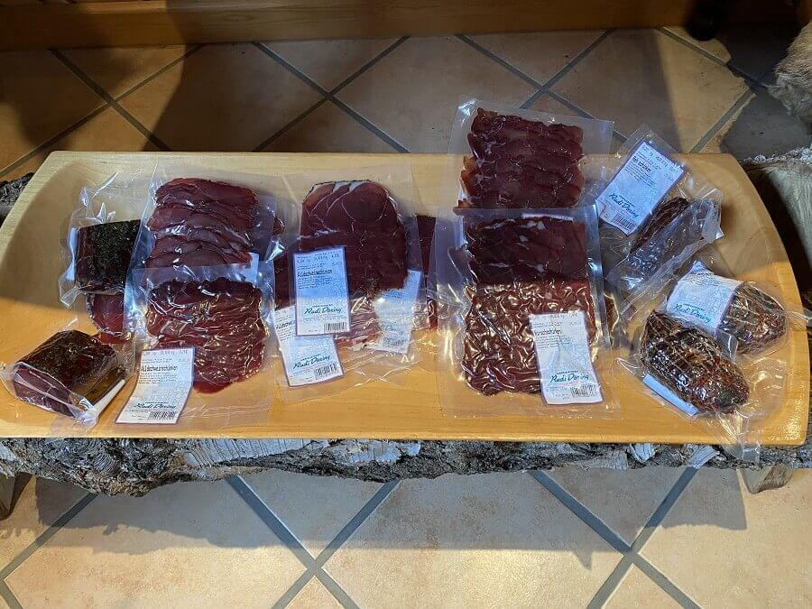 Hausgemachte Wildwurst und Wildfleischspezialitäten der Landfleischerei Döring